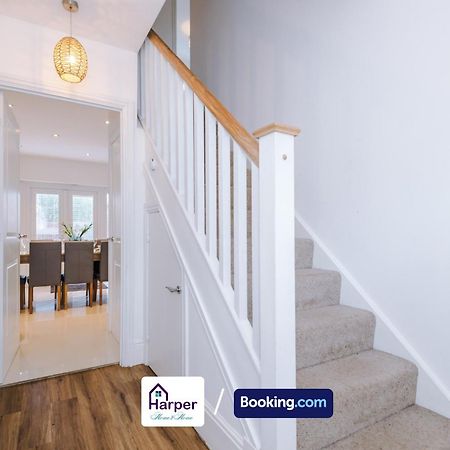 4 Bedroom By Harperletting Short Lets & Serviced Accommodation Chester With Detached Games Room Drive Long Or Short Stays Christleton Bagian luar foto
