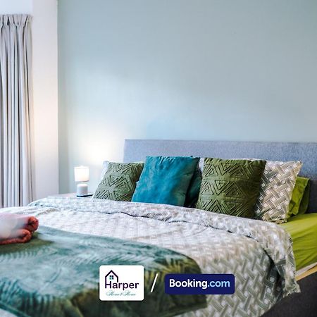 4 Bedroom By Harperletting Short Lets & Serviced Accommodation Chester With Detached Games Room Drive Long Or Short Stays Christleton Bagian luar foto