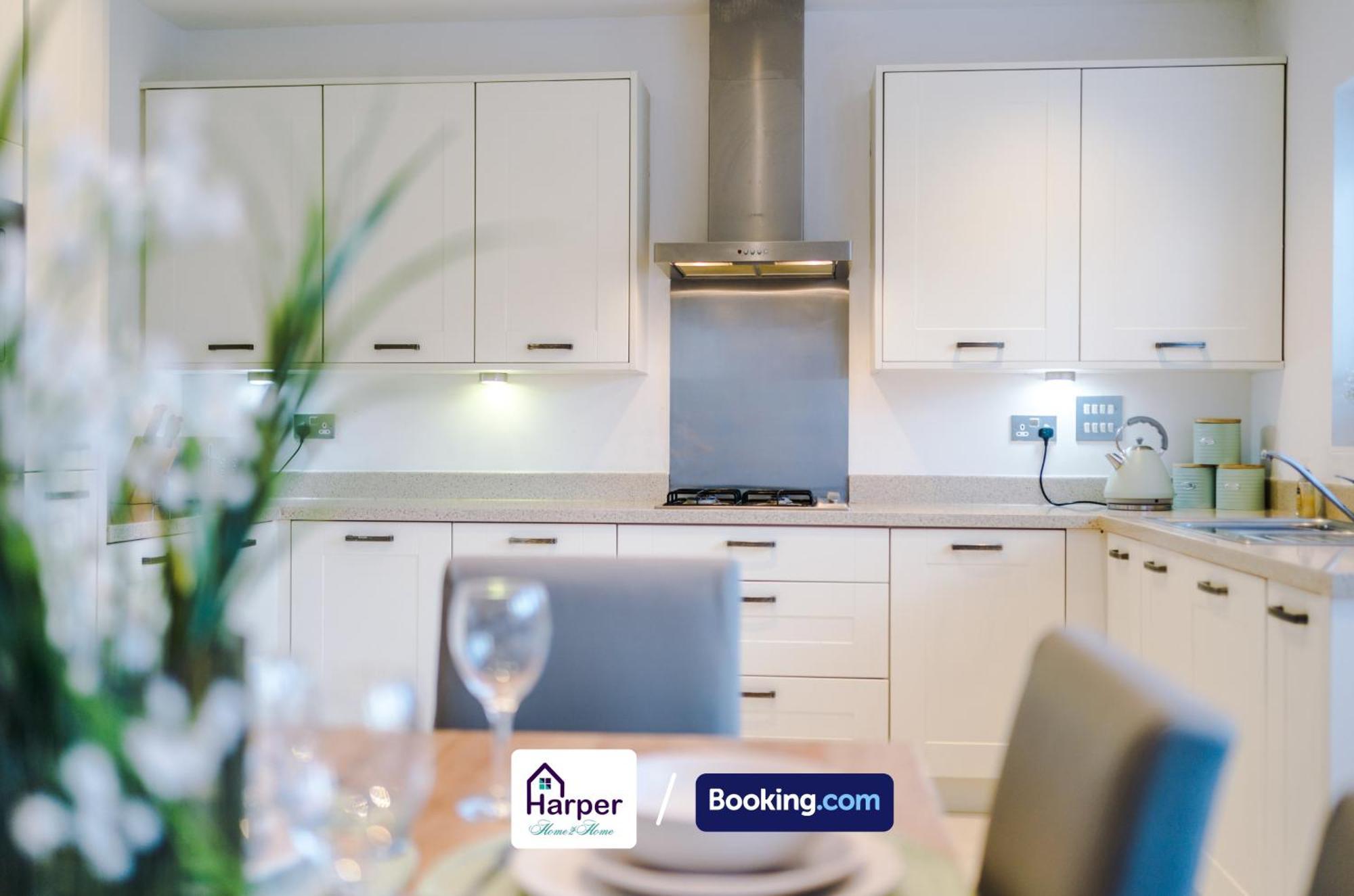 4 Bedroom By Harperletting Short Lets & Serviced Accommodation Chester With Detached Games Room Drive Long Or Short Stays Christleton Bagian luar foto