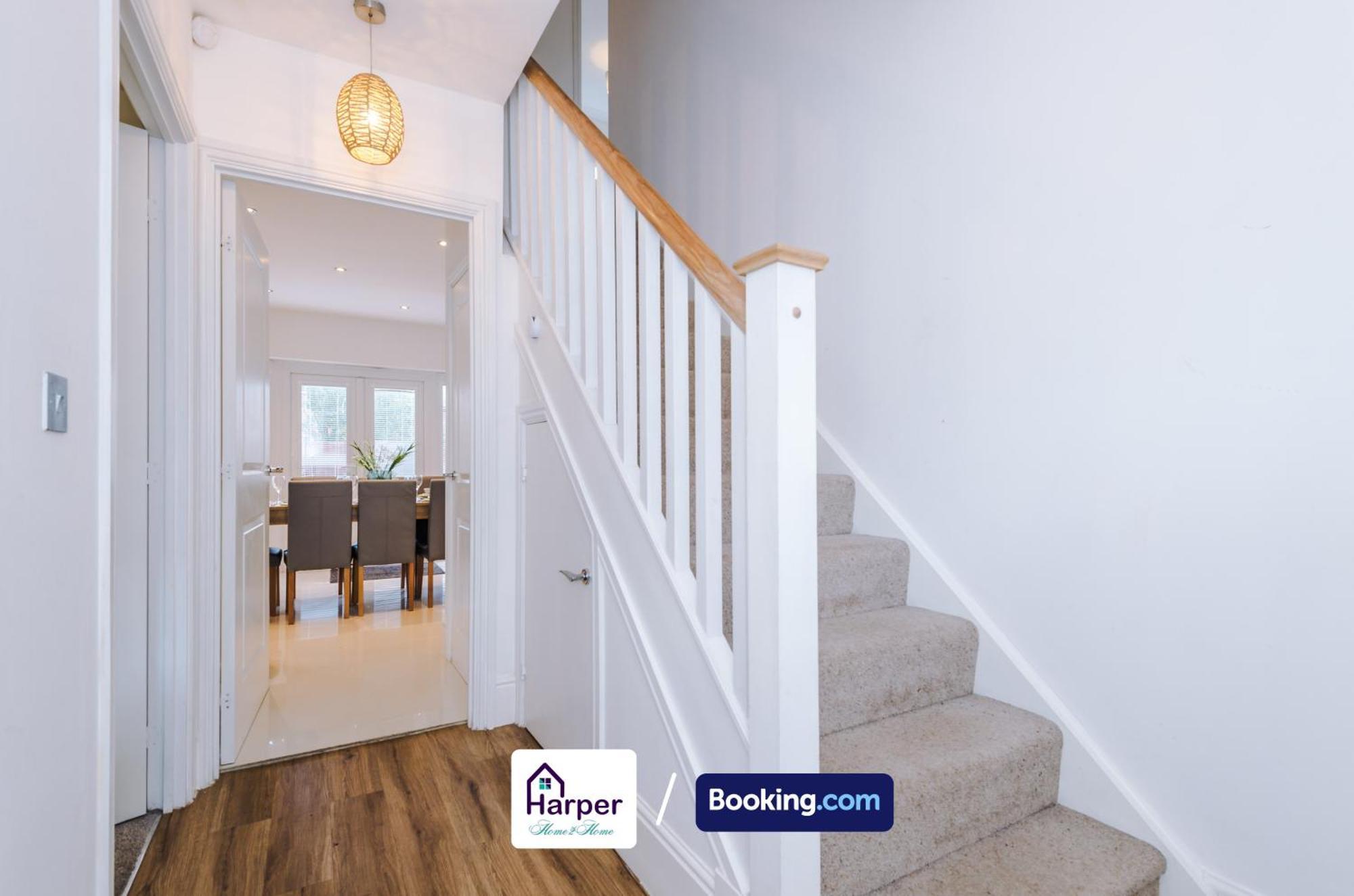4 Bedroom By Harperletting Short Lets & Serviced Accommodation Chester With Detached Games Room Drive Long Or Short Stays Christleton Bagian luar foto