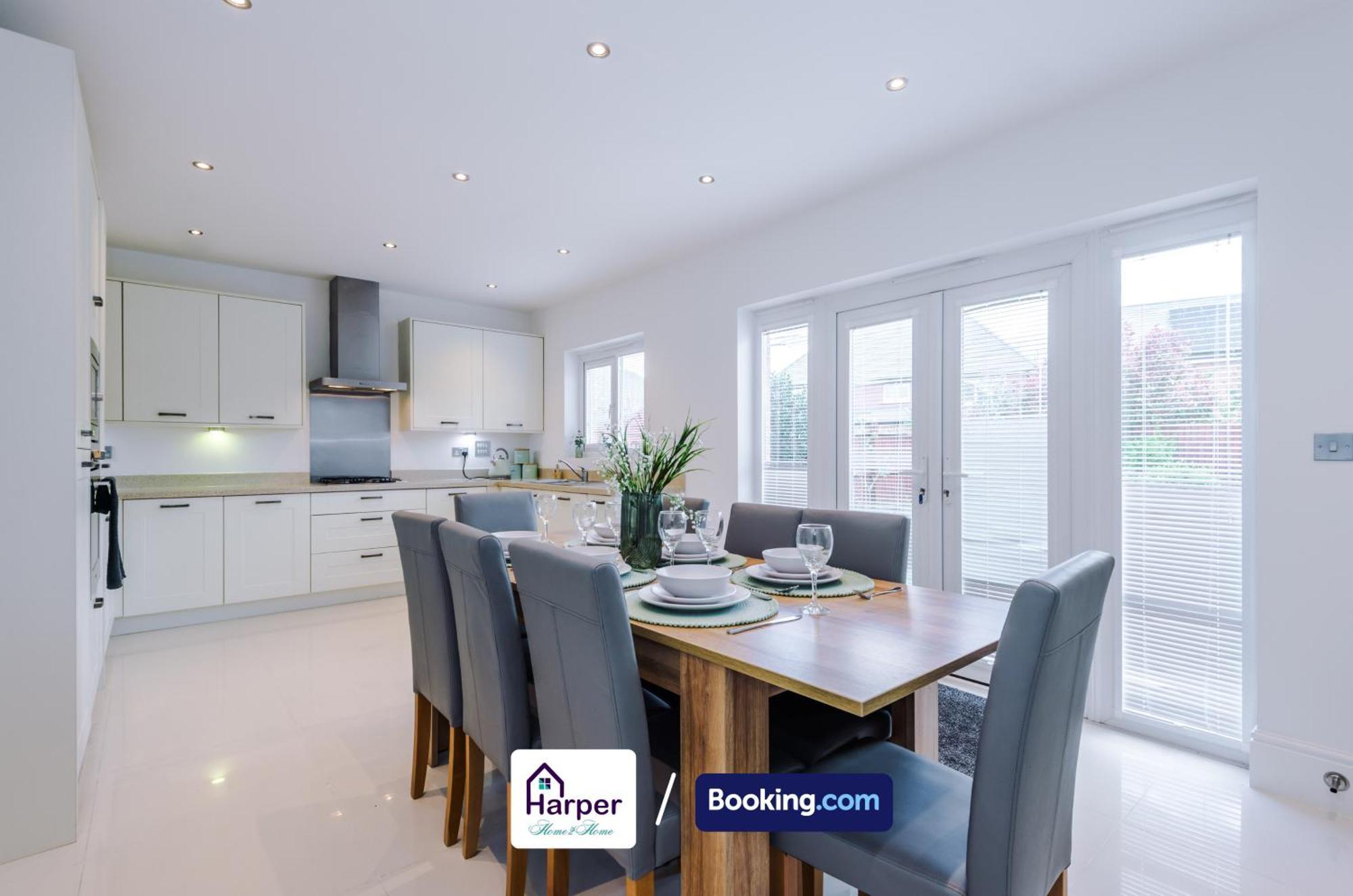 4 Bedroom By Harperletting Short Lets & Serviced Accommodation Chester With Detached Games Room Drive Long Or Short Stays Christleton Bagian luar foto