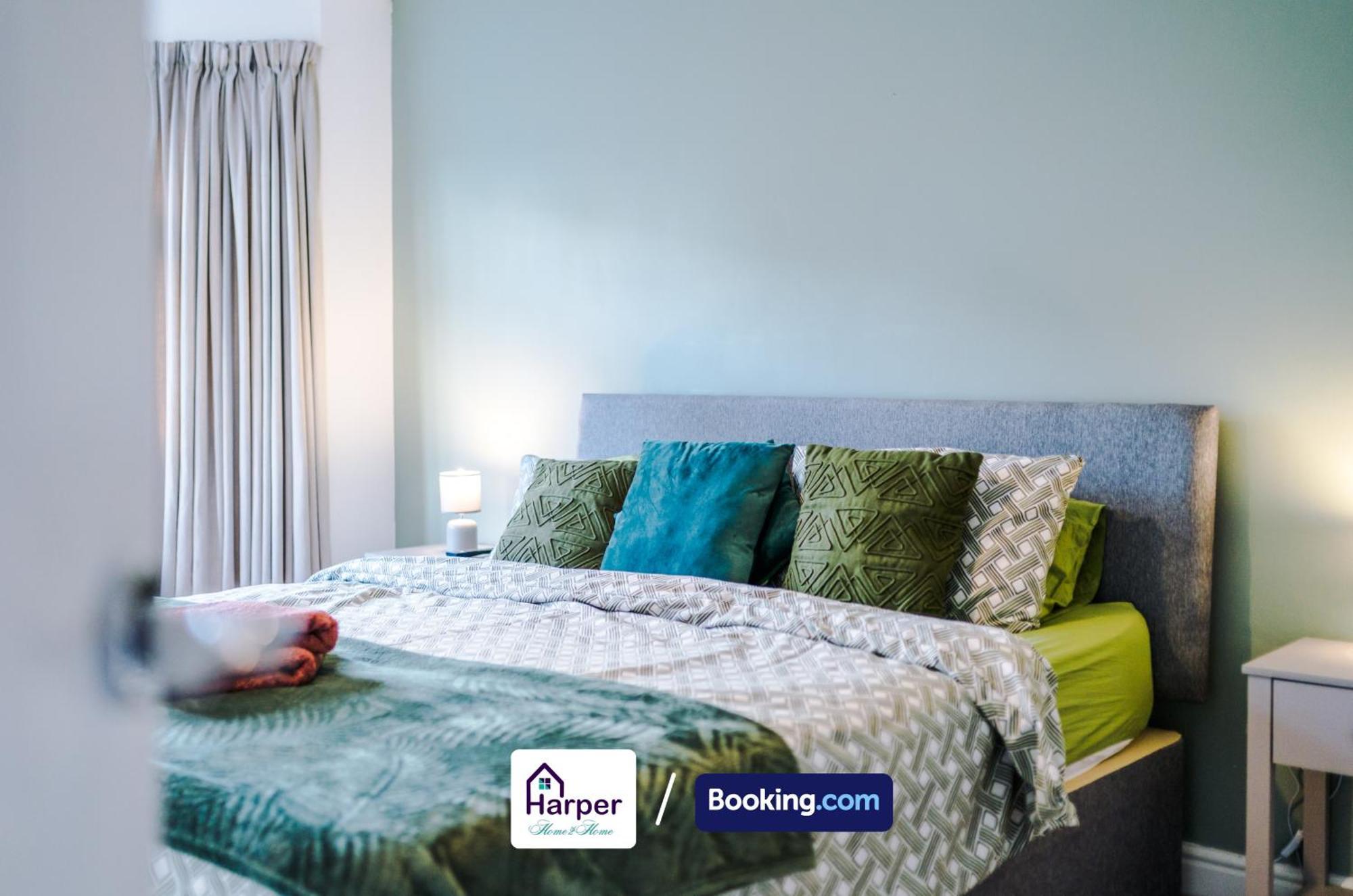 4 Bedroom By Harperletting Short Lets & Serviced Accommodation Chester With Detached Games Room Drive Long Or Short Stays Christleton Bagian luar foto