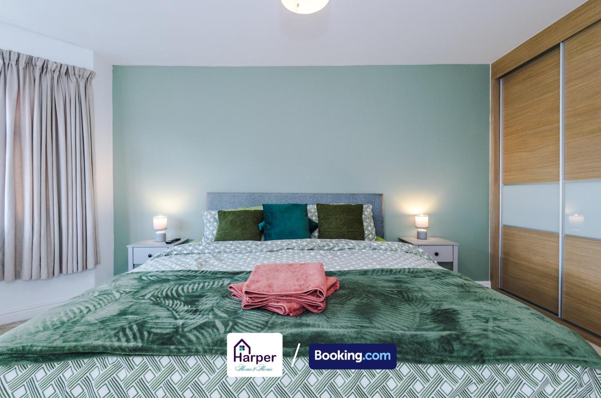 4 Bedroom By Harperletting Short Lets & Serviced Accommodation Chester With Detached Games Room Drive Long Or Short Stays Christleton Bagian luar foto
