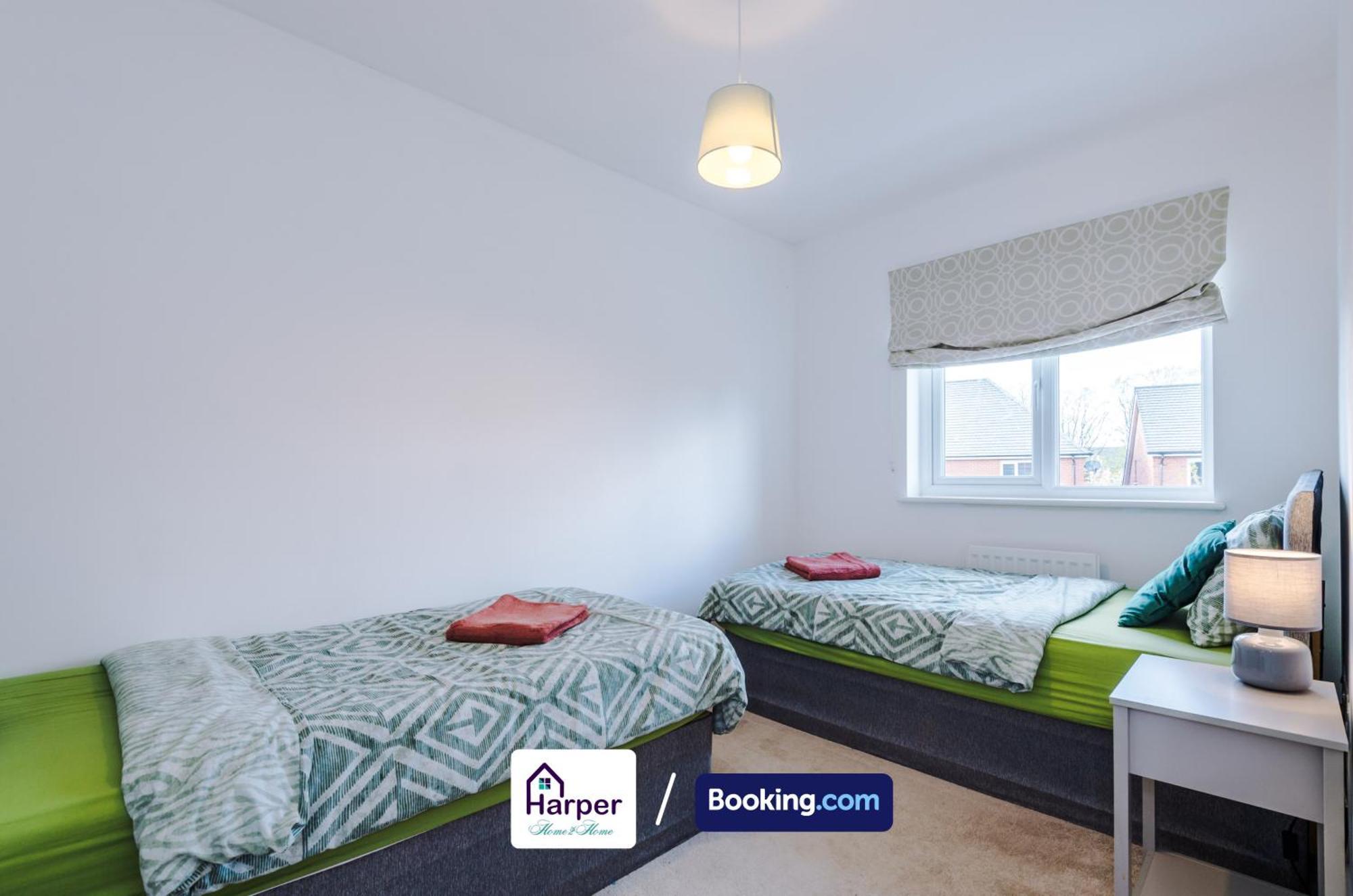 4 Bedroom By Harperletting Short Lets & Serviced Accommodation Chester With Detached Games Room Drive Long Or Short Stays Christleton Bagian luar foto