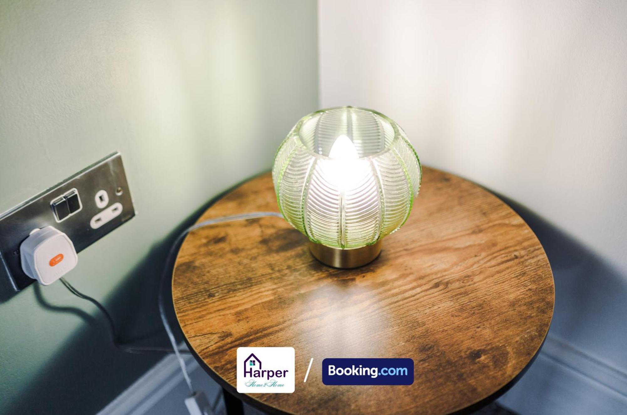 4 Bedroom By Harperletting Short Lets & Serviced Accommodation Chester With Detached Games Room Drive Long Or Short Stays Christleton Bagian luar foto